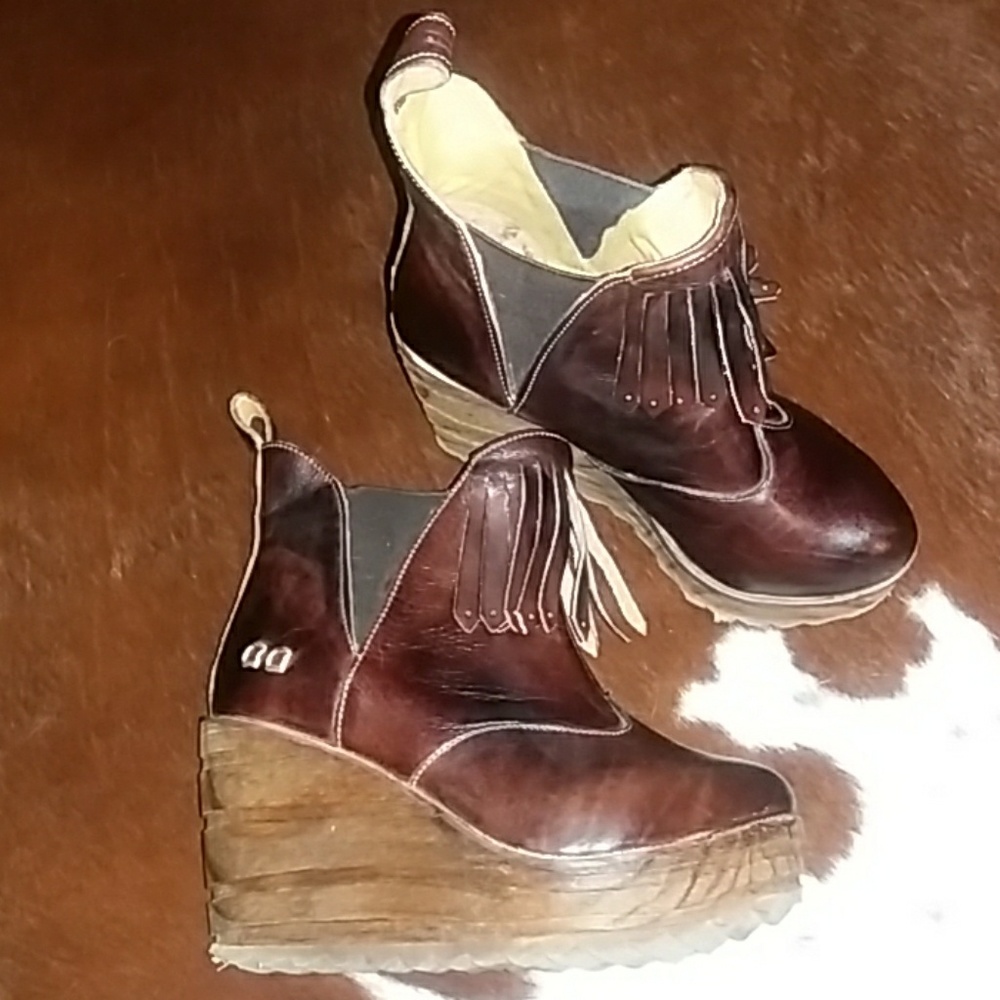 Like new BED STU wedge bootie